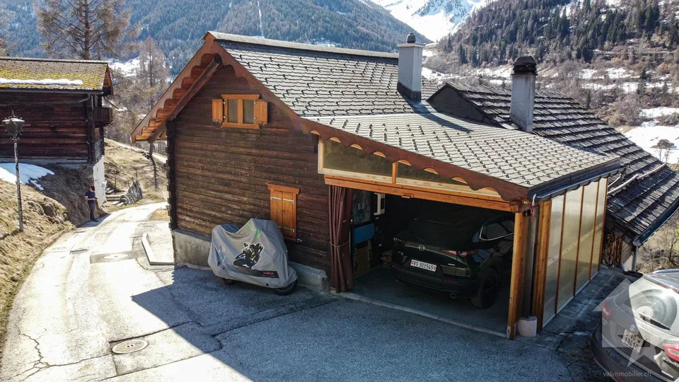 Agréable chalet sur trois niveaux avec vue panoramique