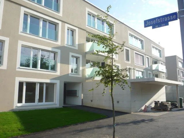 Moderne und helle 3.5-Zimmerwohnung mit Gartensitzplatz