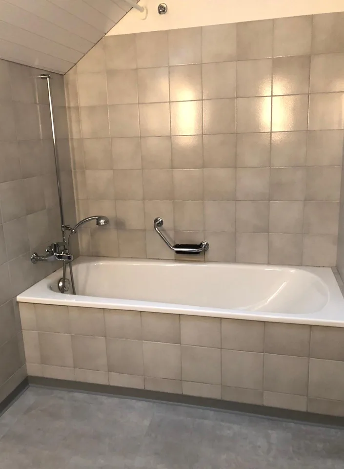 Charmante Dachwohnung sucht Sie!