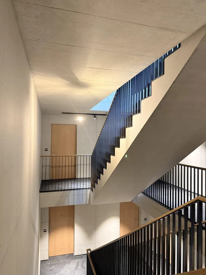 Aussergewöhnliche Architektur trifft auf exklusiven Wohnkomfort – Foto 12 von 13