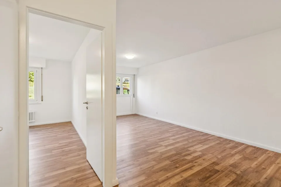 Zweizimmerwohnung im 1. Stock, komplett renoviert, sofort verfügbar