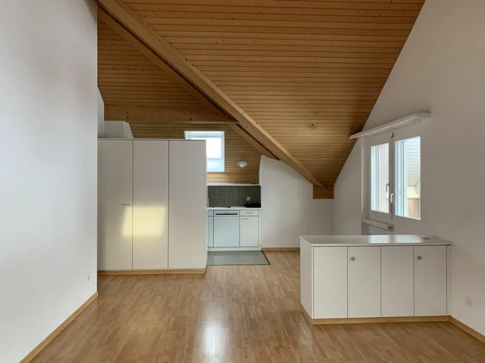 heimelige Dachwohnung mitten in Gähwil