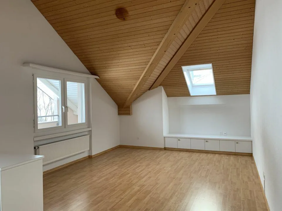 heimelige Dachwohnung mitten in Gähwil