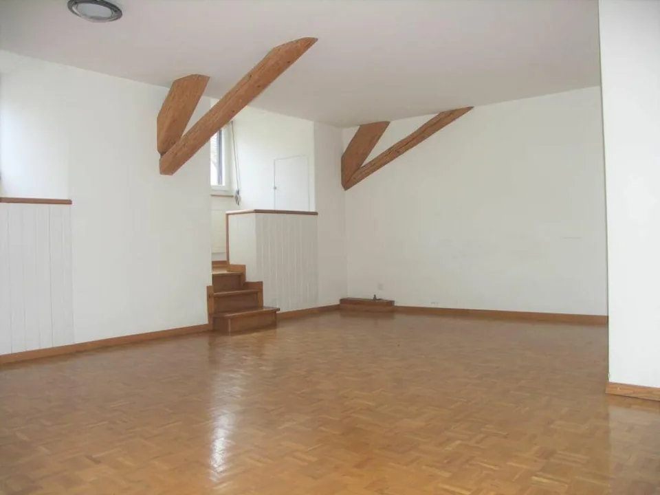 Gemütliche 4.5-Zimmer-Maisonette-Dachwohnung mit Sicht auf den Rhein