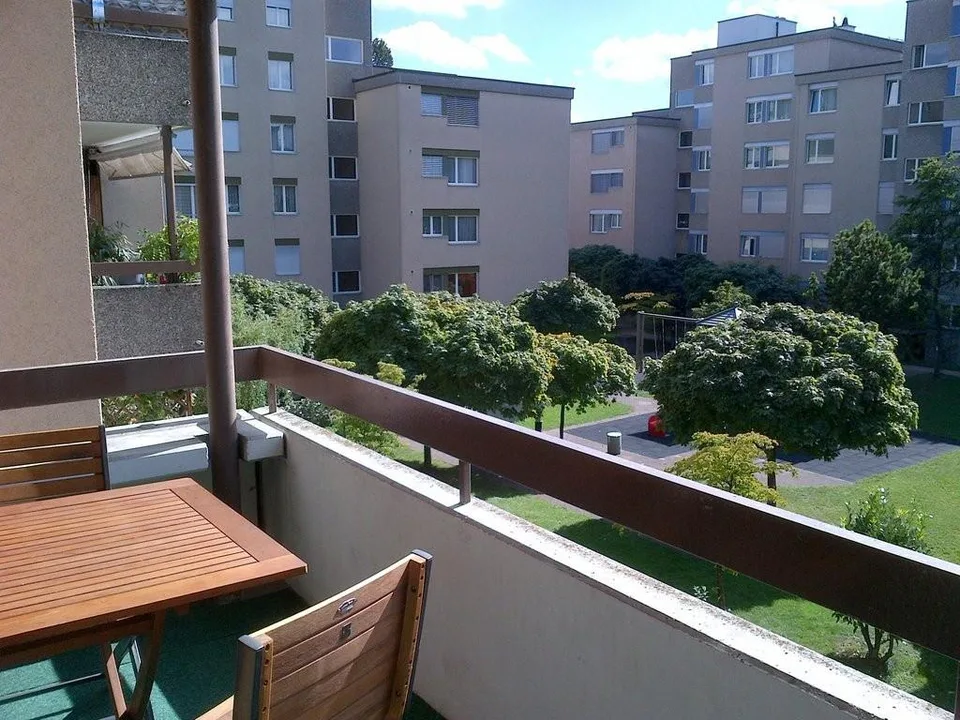 Appartamento luminoso 3.5 locali in un quartiere familiare ad Altstetten