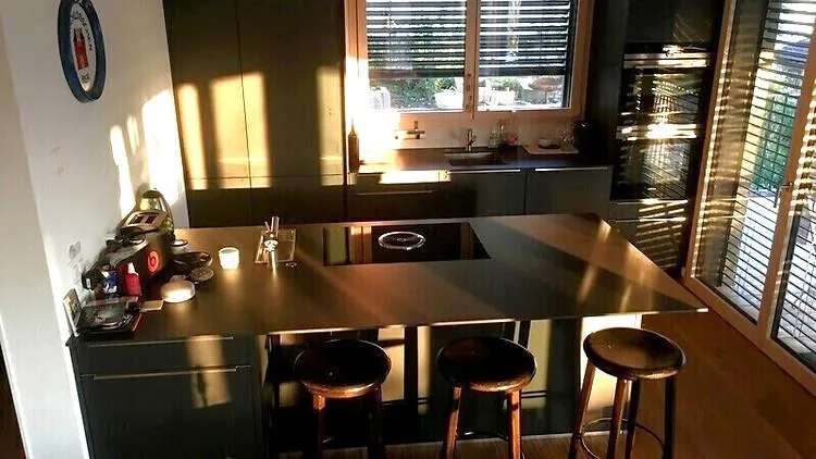 5 ZIMMER-HAUS IN OBERWIL (BL), MÖBLIERT