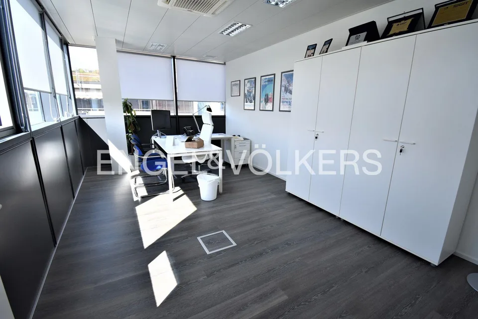 Bureau de 416 m2 au 5e étage avec ascenseur – photo 12 sur 12