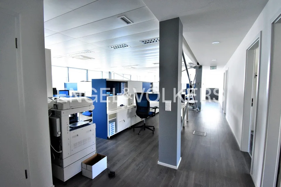 Bureau de 416 m2 au 5e étage avec ascenseur – photo 6 sur 12