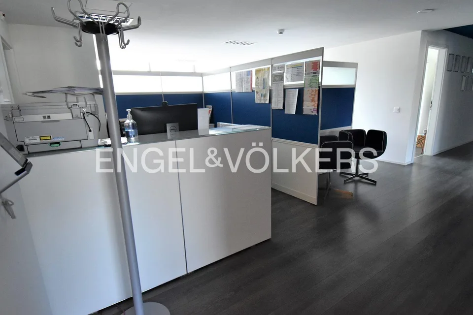 Büro von 416 m2 im 5. Stock mit Lift
