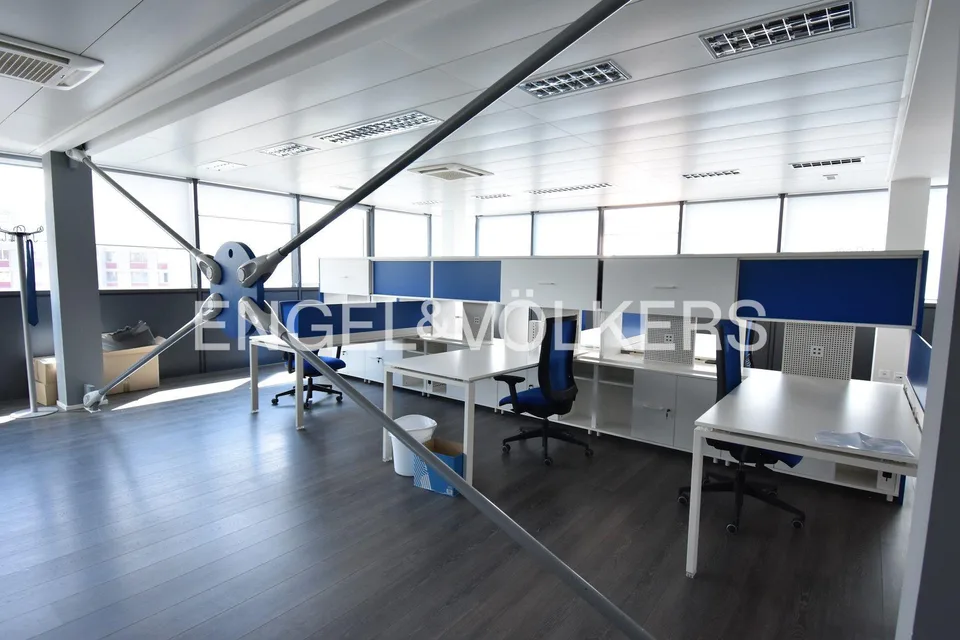 Bureau de 416 m2 au 5e étage avec ascenseur – photo 7 sur 12