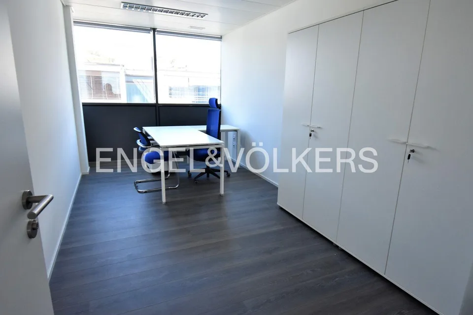 Bureau de 416 m2 au 5e étage avec ascenseur – photo 11 sur 12