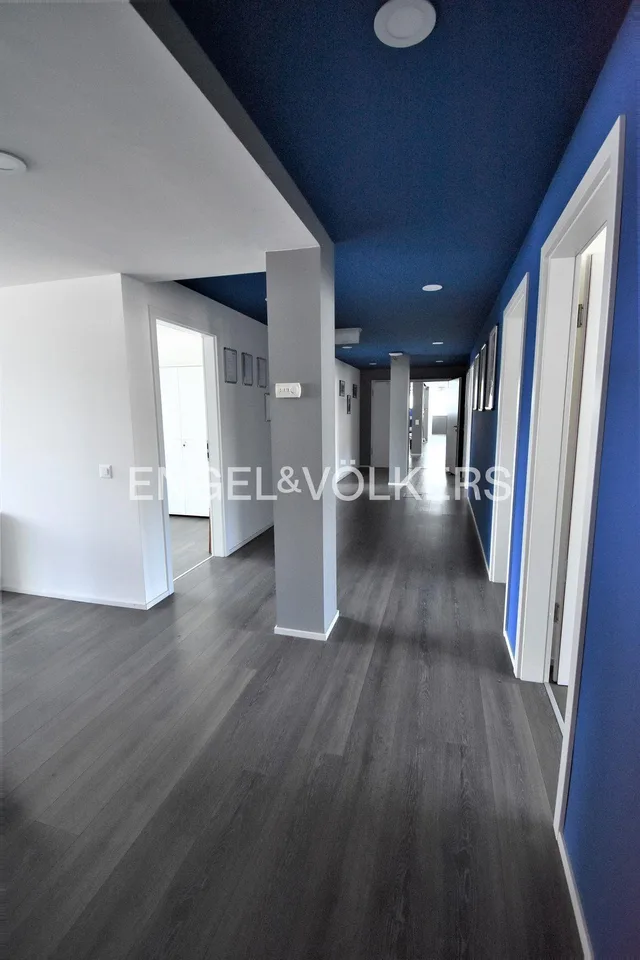 Büro von 416 m2 im 5. Stock mit Lift