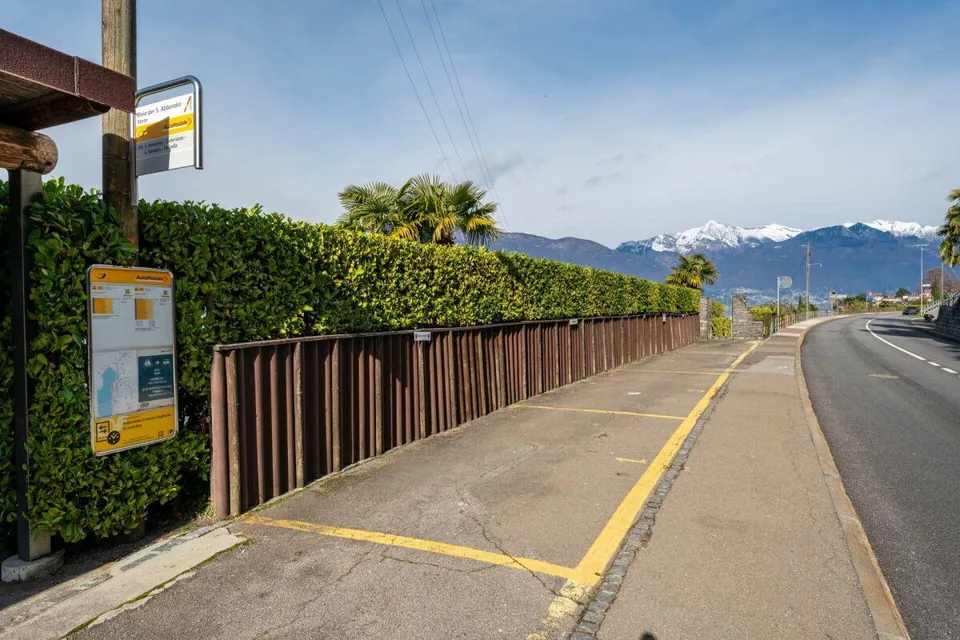 Charmant appartement de 3,5 pièces sous les toits avec vue lac charmante, terrasse et balcon sud – photo 15 sur 16