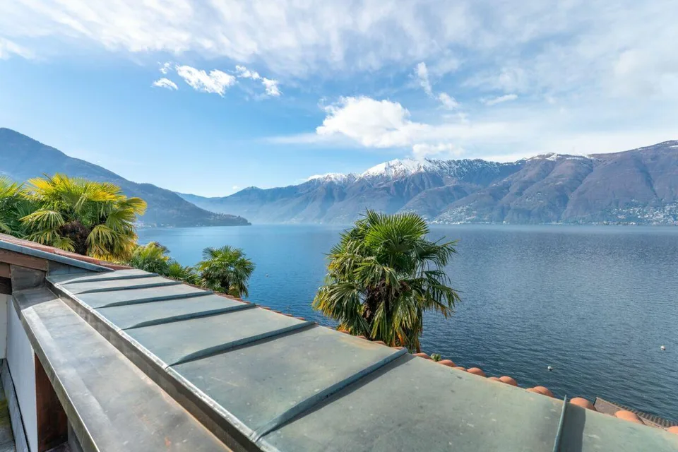 Charmant appartement de 3,5 pièces sous les toits avec vue lac charmante, terrasse et balcon sud – photo 16 sur 16