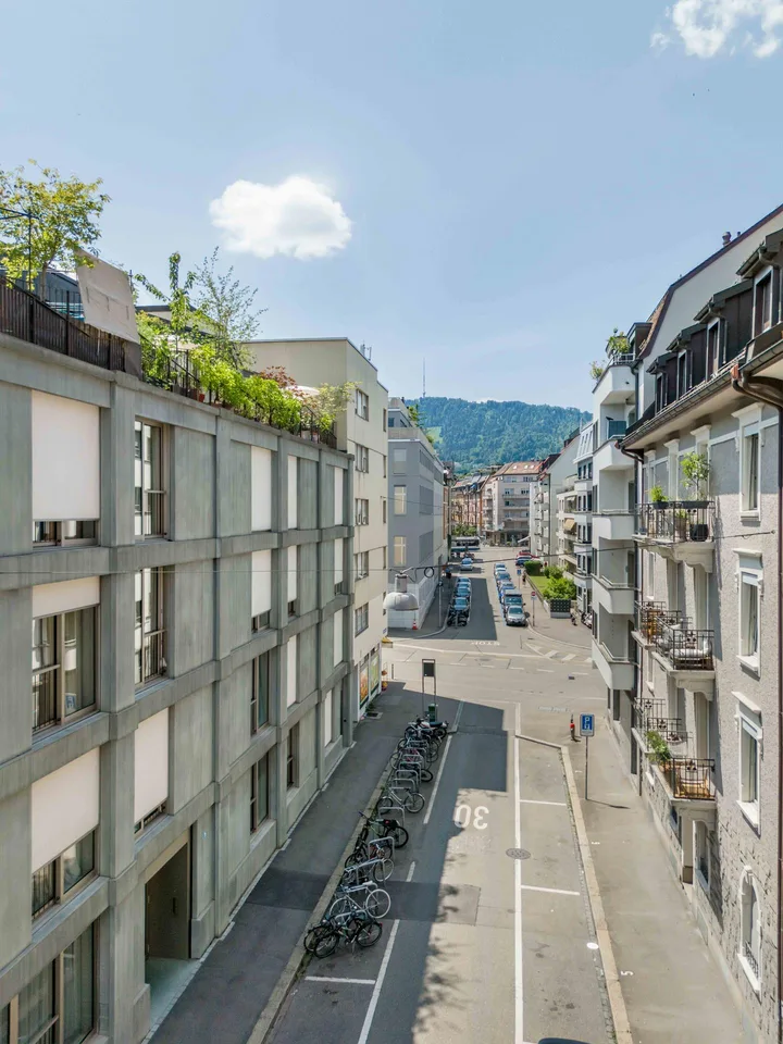 Hell und zentral gelegen - mitten in Zürich