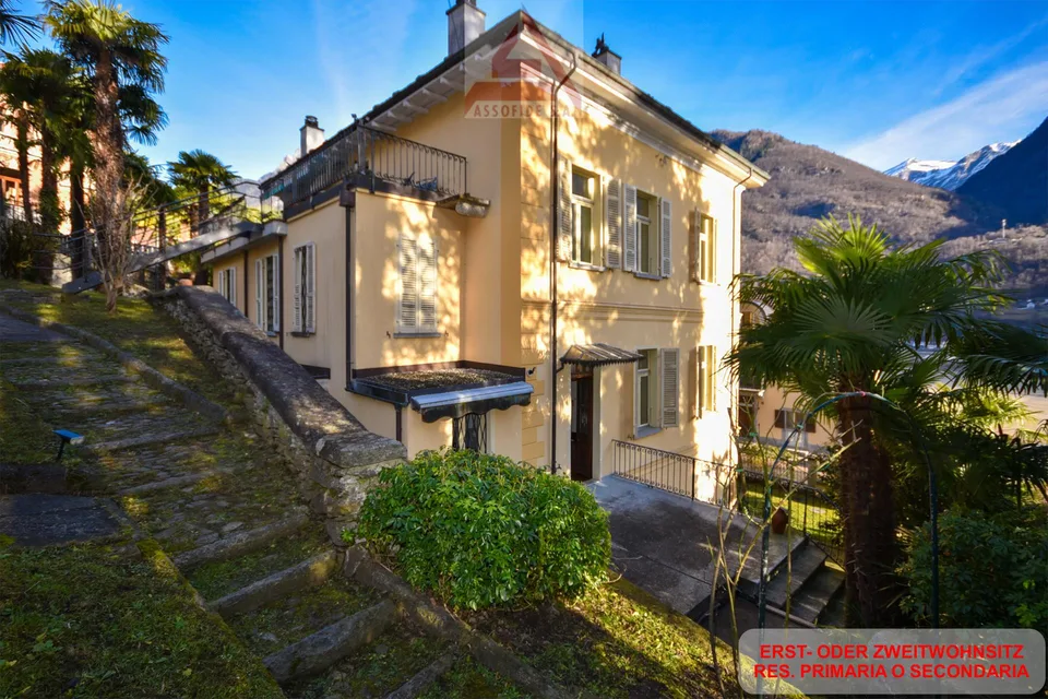 Historische Villa mit privatem Park / Villa storica con parco privato