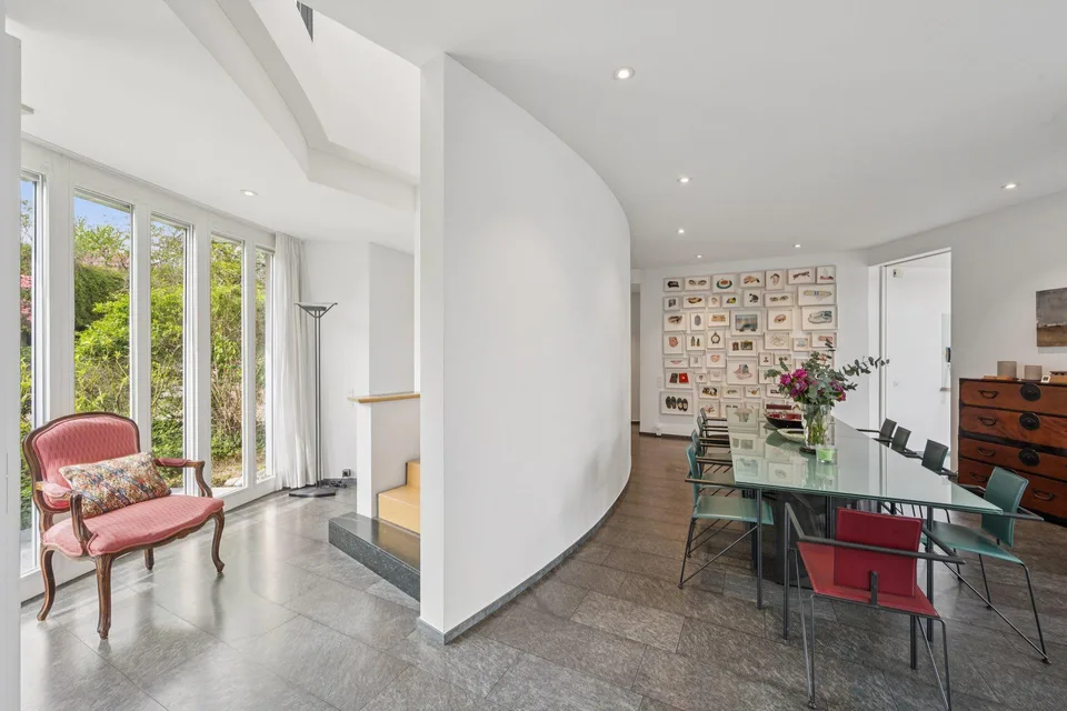 Stilvolles Zuhause mit Pool und traumhaftem Garten