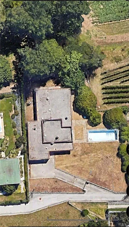 Vaste villa avec piscine – photo 6 sur 6