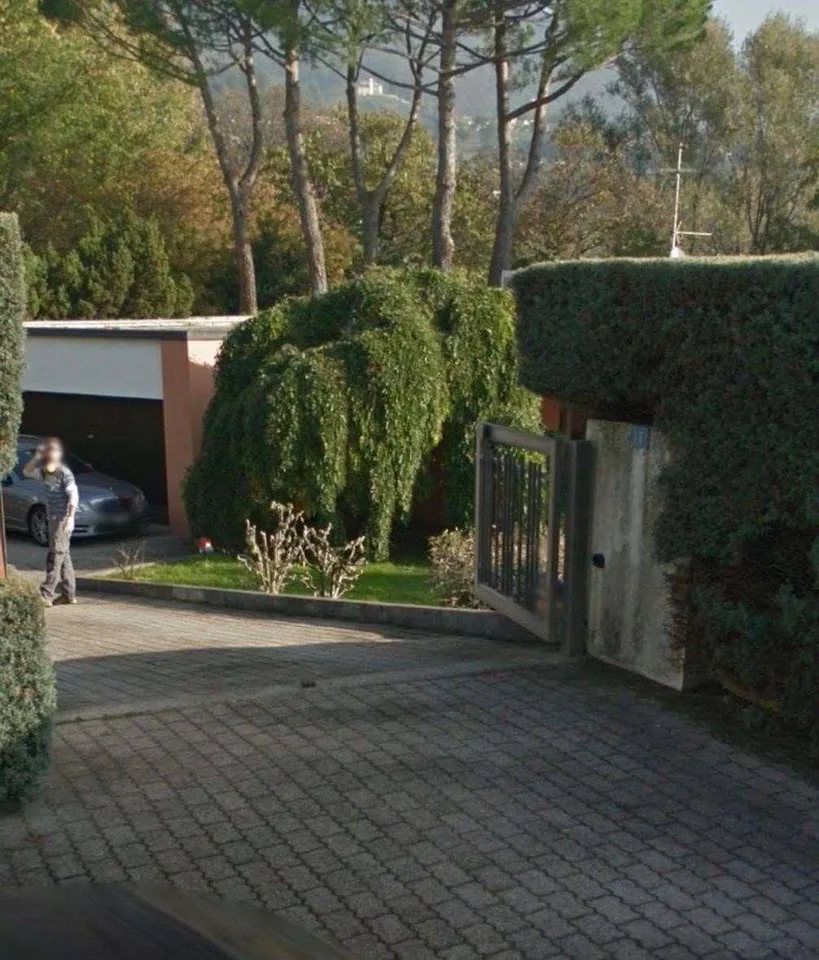 Ampia villa con piscina