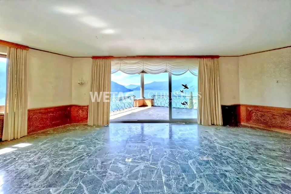 Mediterranean Villa with Outdoor Pool & Panoramic View, ideal also as a Holiday Residence, for sale in Ronco sopra Ascona