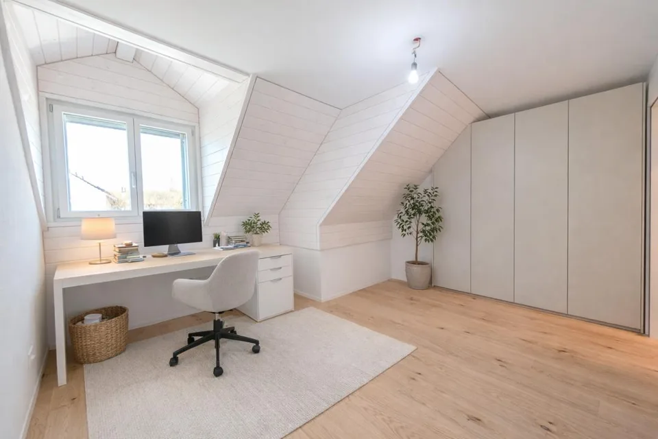 Charming 4.5-room attic maisonette with two sunny balconies