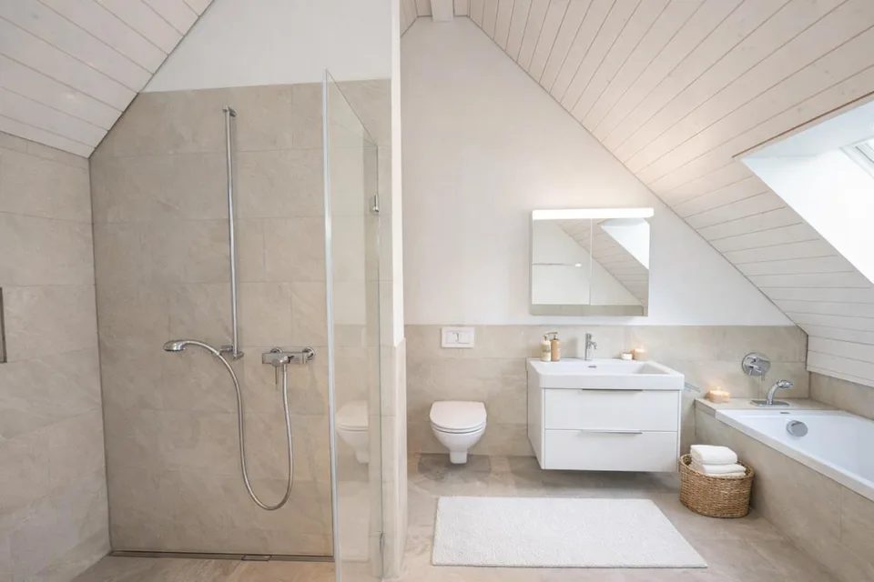 Charming 4.5-room attic maisonette with two sunny balconies