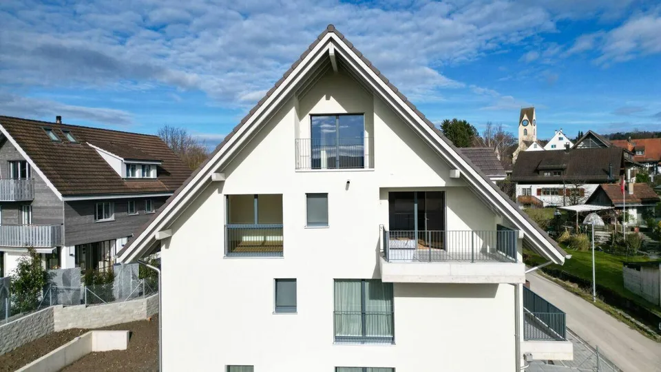 Charmante 4.5-Zimmer-Dachmaisonette mit zwei sonnigen Balkonen – Foto 13 von 14