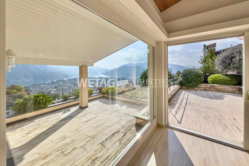 Elegante Villa in Lugano-Neggio mit freiem Blick auf den Luganersee...