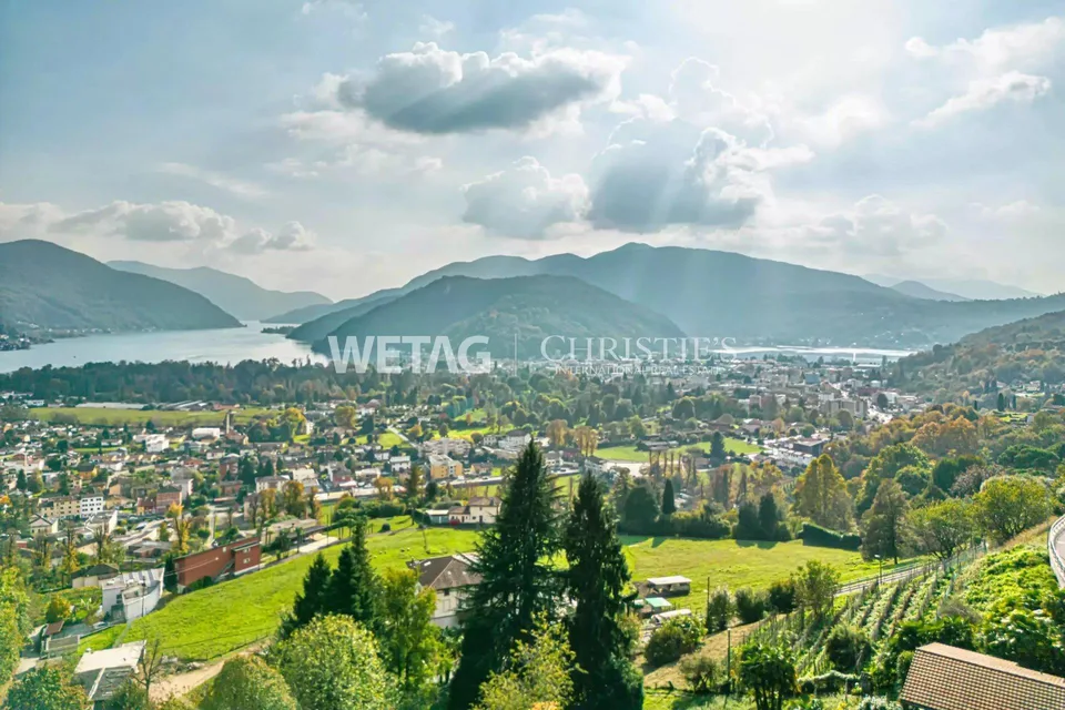 Elegante Villa in Lugano-Neggio mit freiem Blick auf den Luganersee...