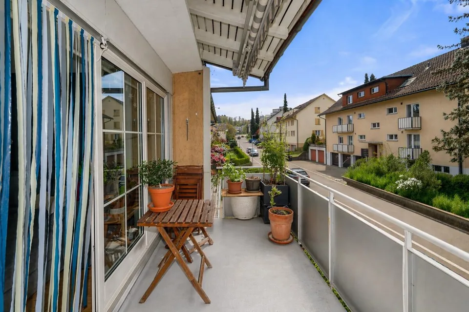 Zollikerberg: Attraktive Wohnung mit durchdachtem Wohnkonzept