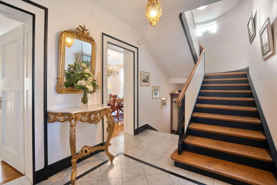 Villa padronale con terreno di 2.008 m2 simile a un parco – foto 6 di 15