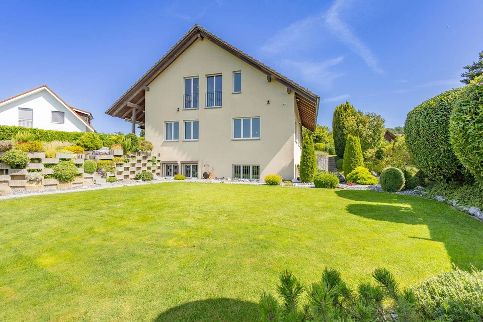 "Reserviert" Freistehendes Einfamilienhaus in erhöhter Lage von Nür...