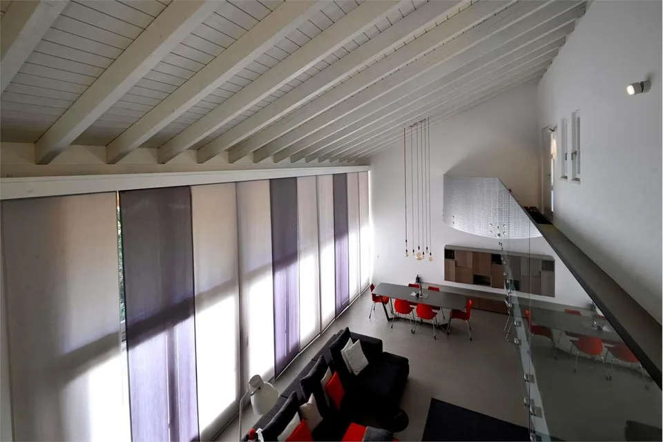Eleganz und Modernität: Zweifamilienhaus renoviert – Foto 9 von 13