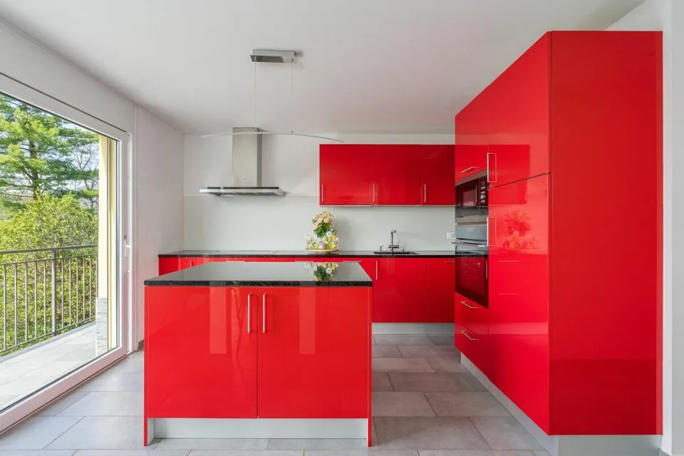 DAVESCO · CASA MODERNA CON GIARDINO E VISTA APERTA SUL LAGO DI LUGANO