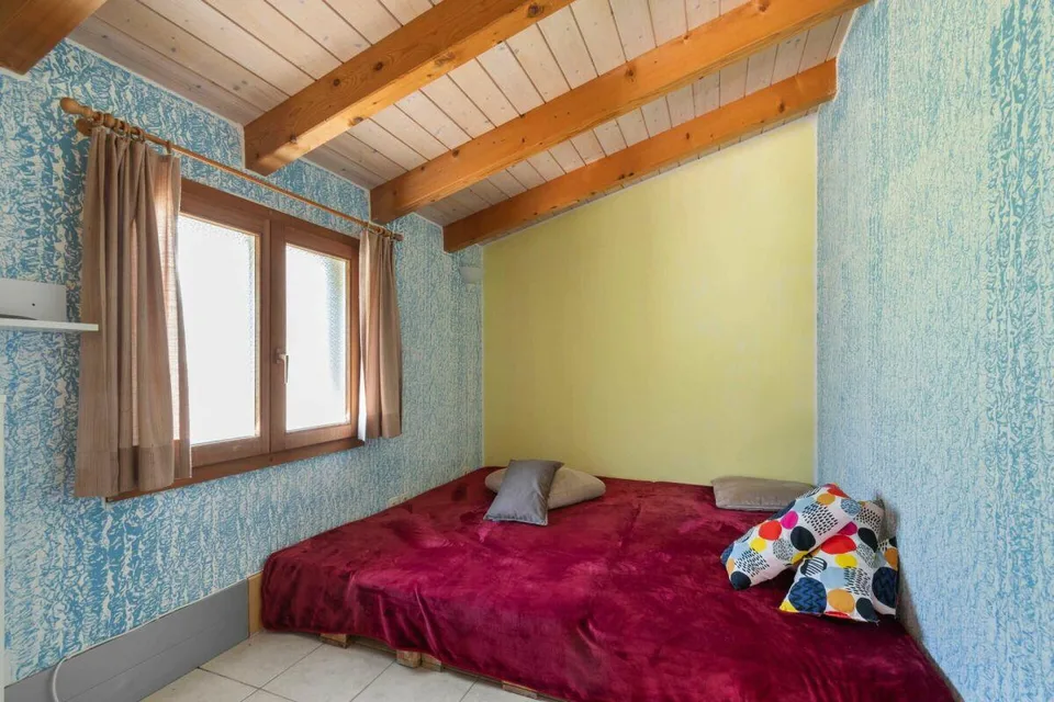 Prestigevilla mit Pool, Grotte, Nebengebäude und Garage mit Werkstatt – Foto 21 von 26