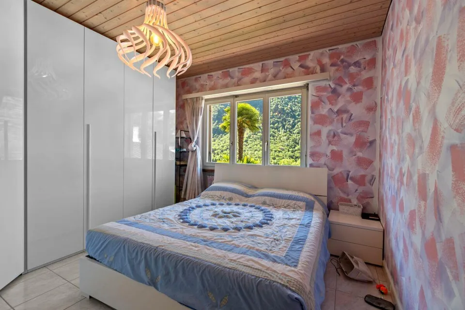 Prestigevilla mit Pool, Grotte, Nebengebäude und Garage mit Werkstatt – Foto 8 von 26