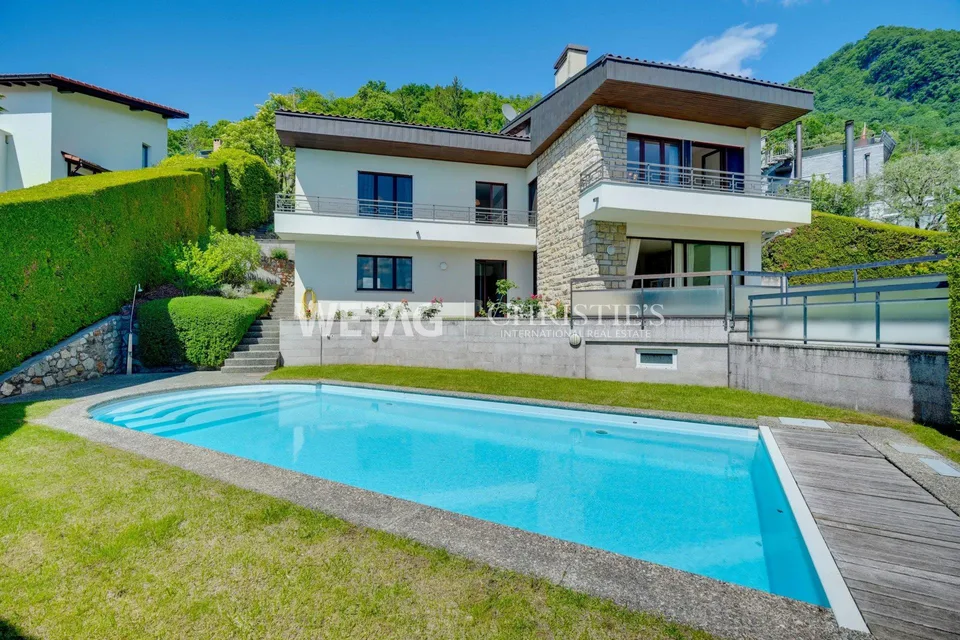 Lugano–Rovio: Villa mit Pool & herrlichem, offenem Blick auf den Lu...
