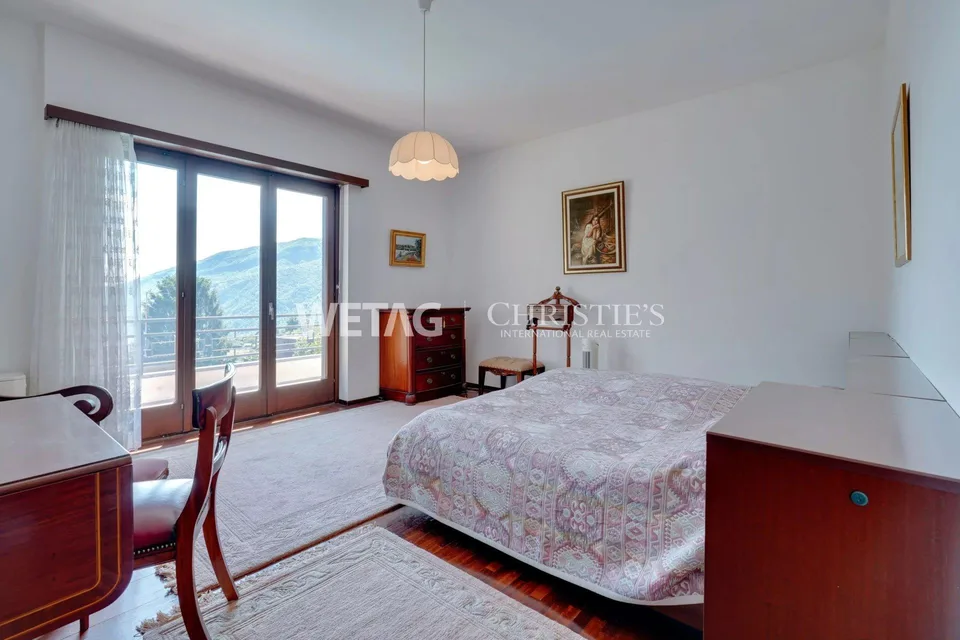 Lugano/Rovio : Villa avec piscine & vue magnifique, ouverte sur le lac de Lugano à vendre, idéale également en tant que résidence secondaire