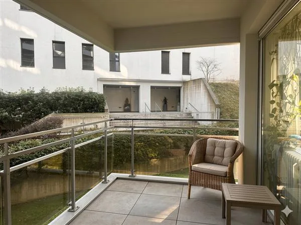Paradies: 1,5-Zimmer-Wohnung