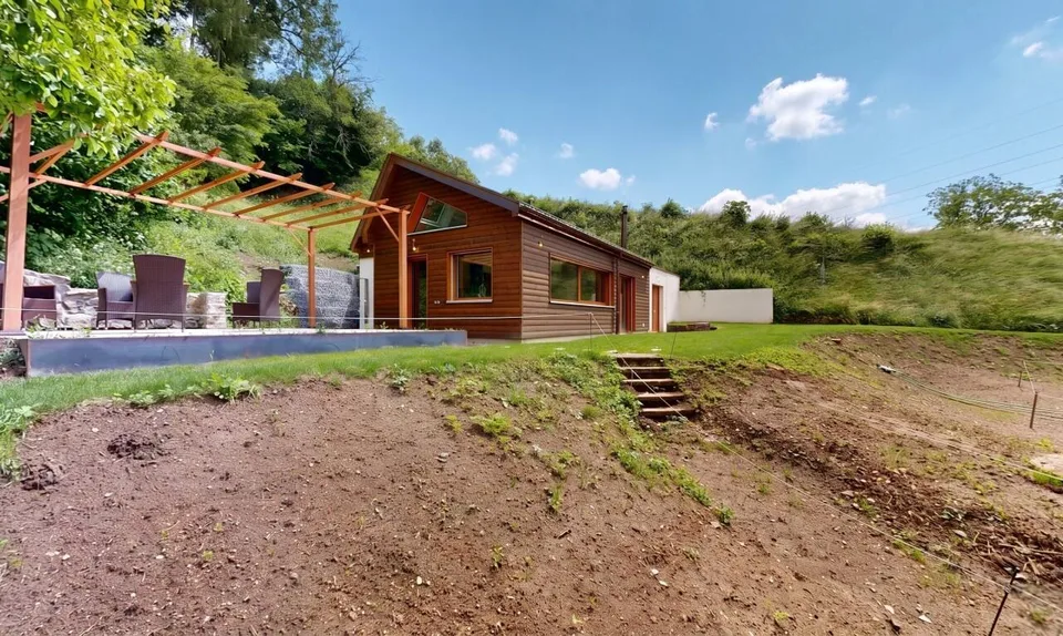 Magnifica villa nuova in un rifugio di pace vicino alle comodità
