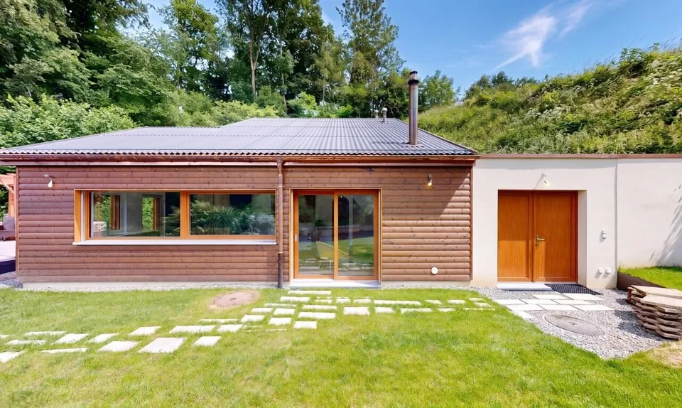 Magnifica villa nuova in un rifugio di pace vicino alle comodità
