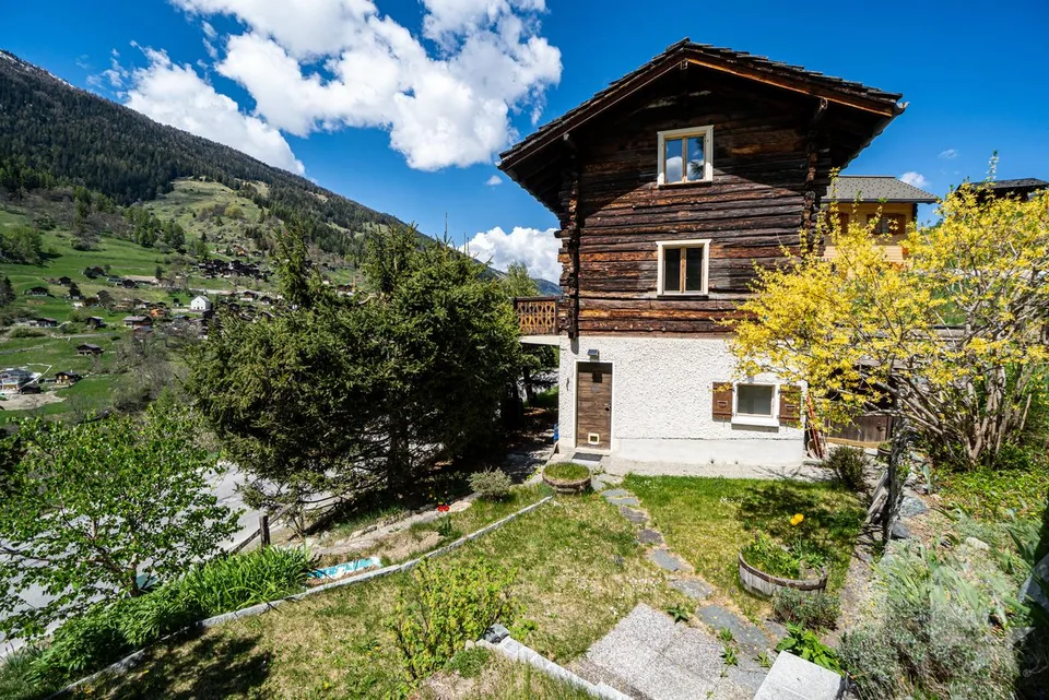 Incantevole chalet su tre livelli con vista eccezionale