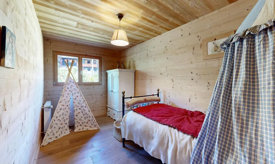 Exklusiv: wunderschönes Chalet mit 2 Wohnungen