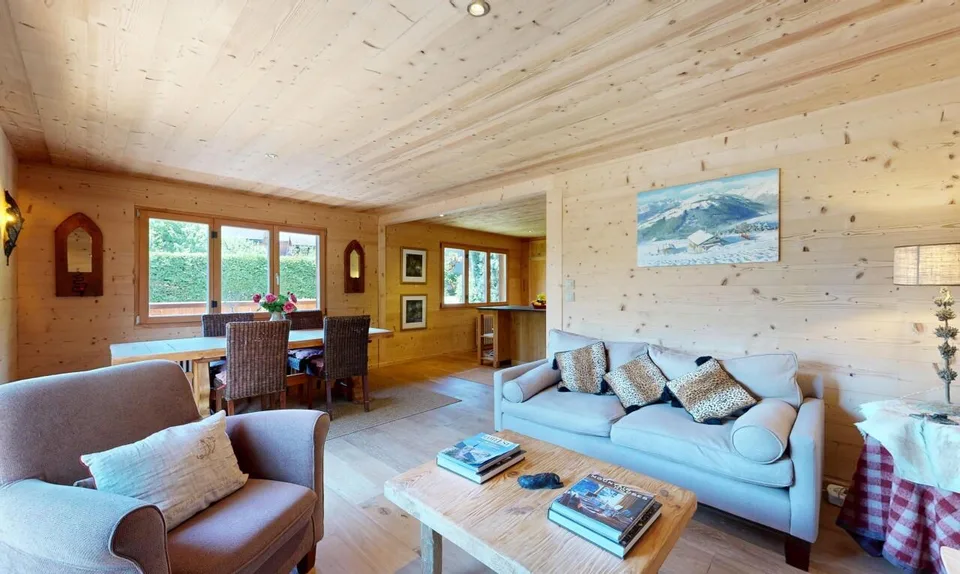 Exklusiv: wunderschönes Chalet mit 2 Wohnungen