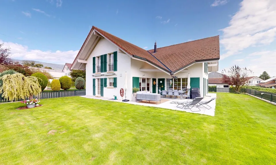Splendida Villa a Thielle