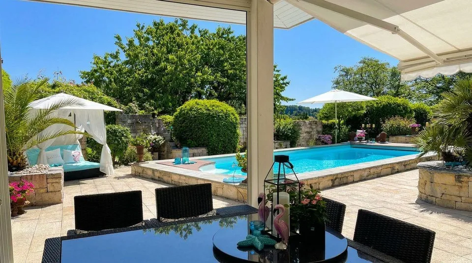 Luxuriöse Villa mit Pooloase und mediterranem Garten - Ihr Traumdomizil in ruhiger Lage – Foto 14 von 21