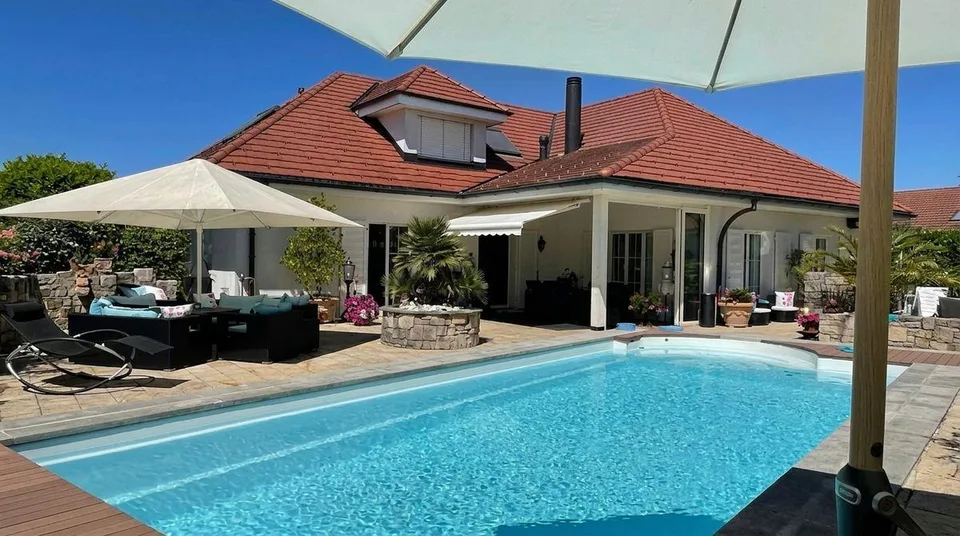 Luxuriöse Villa mit Pooloase und mediterranem Garten - Ihr Traumdomizil in ruhiger Lage – Foto 16 von 21