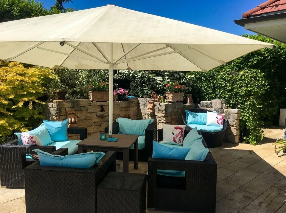 Luxuriöse Villa mit Pooloase und mediterranem Garten - Ihr Traumdomizil in ruhiger Lage – Foto 19 von 21