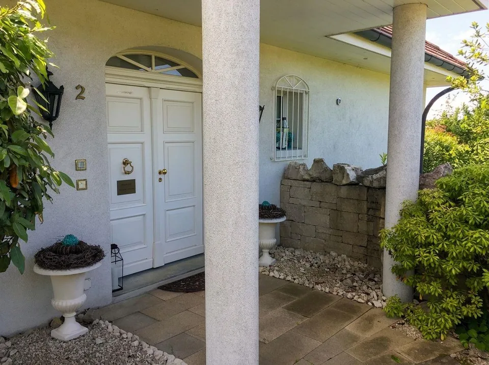 Luxuriöse Villa mit Pooloase und mediterranem Garten - Ihr Traumdom...