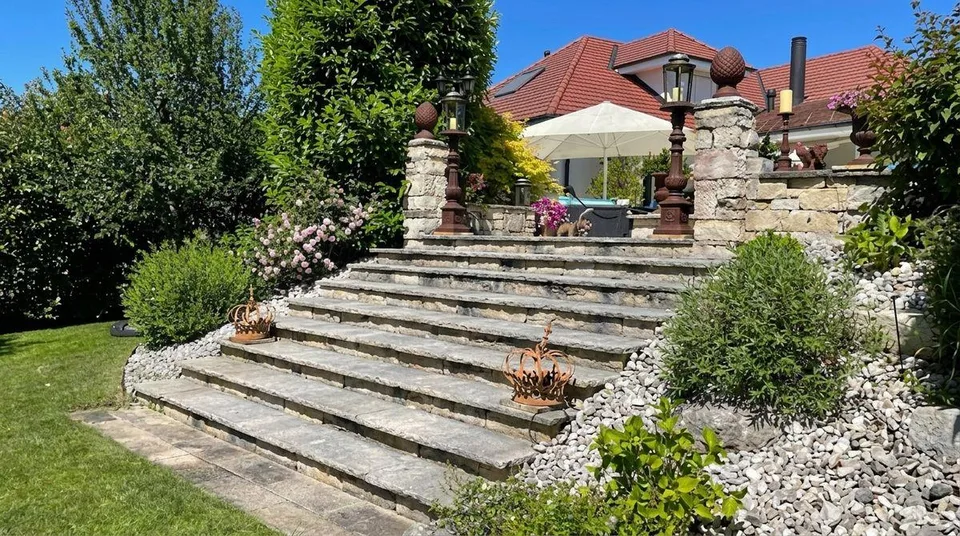 Luxuriöse Villa mit Pooloase und mediterranem Garten - Ihr Traumdomizil in ruhiger Lage – Foto 21 von 21